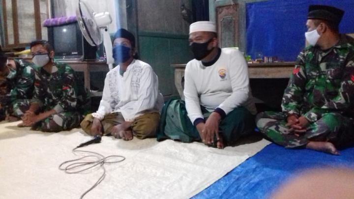 Satgas TMMD Bojonegoro Ikut Rutinan Tahlil Bersama Warga